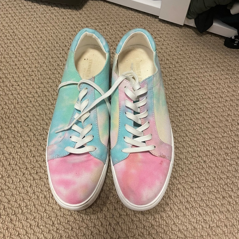 Kenneth Cole sneakers